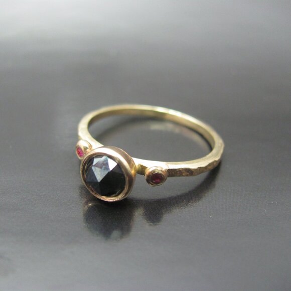 Diamonds ring. 14K solid yellow gold ring with a raond Gray diamond. - Picture 10 of 10